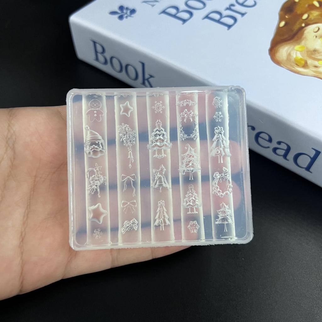 3D Silicone Nail Mold Diy Christmas Tree Snowman Gingerbread Man Transparent Template Nail Art Decorations Manicure Design Tool