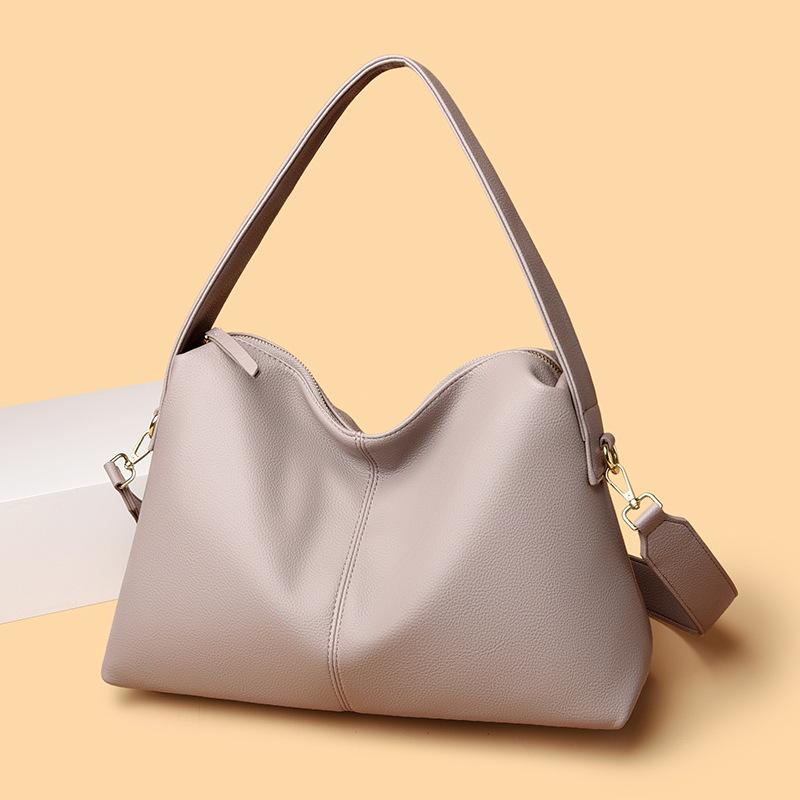 This Trendy Ladies' Single-shoulder Bag Can Be Carried Diagonally or By Hand with A Large Capacity