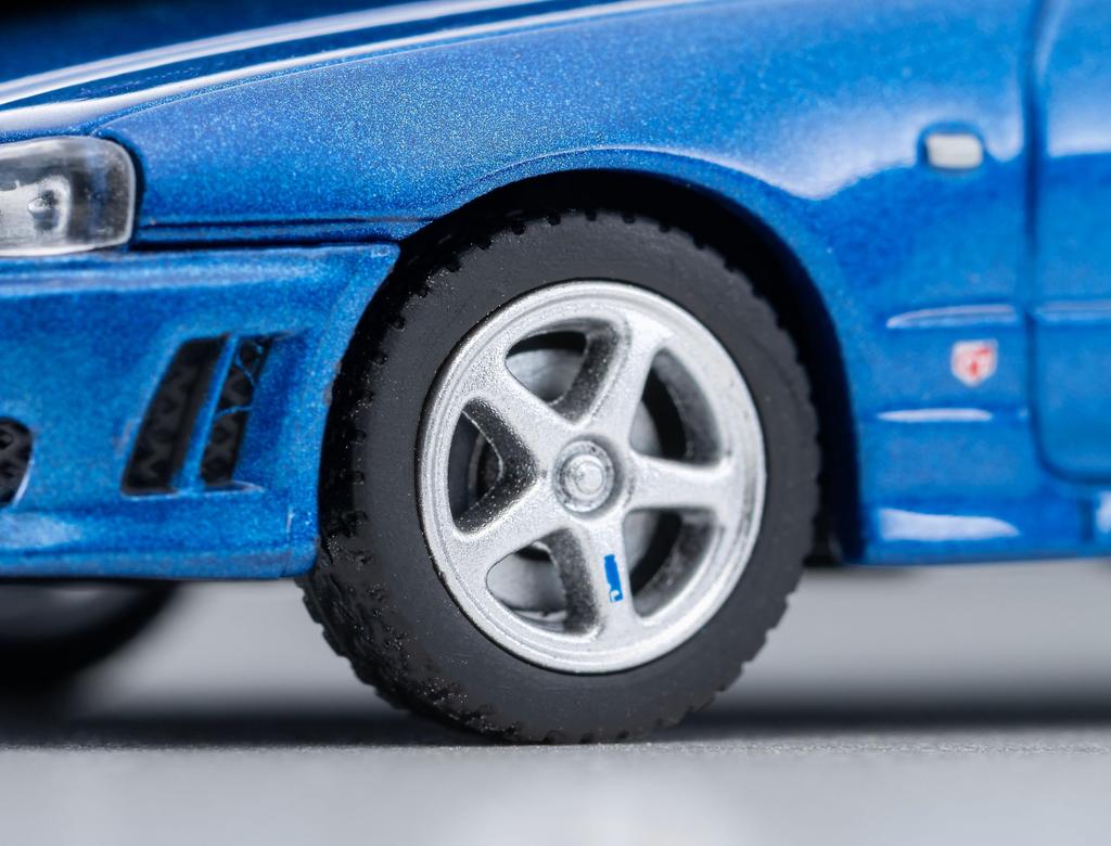 TOMYTEC Tomica Limited Vintage Neo Scale Nissan Skyline Sports Coupe 25GT TURBO with Optional 2000 Finished 335306 1/64 LV-N353b 2-Door Parts, Blue,