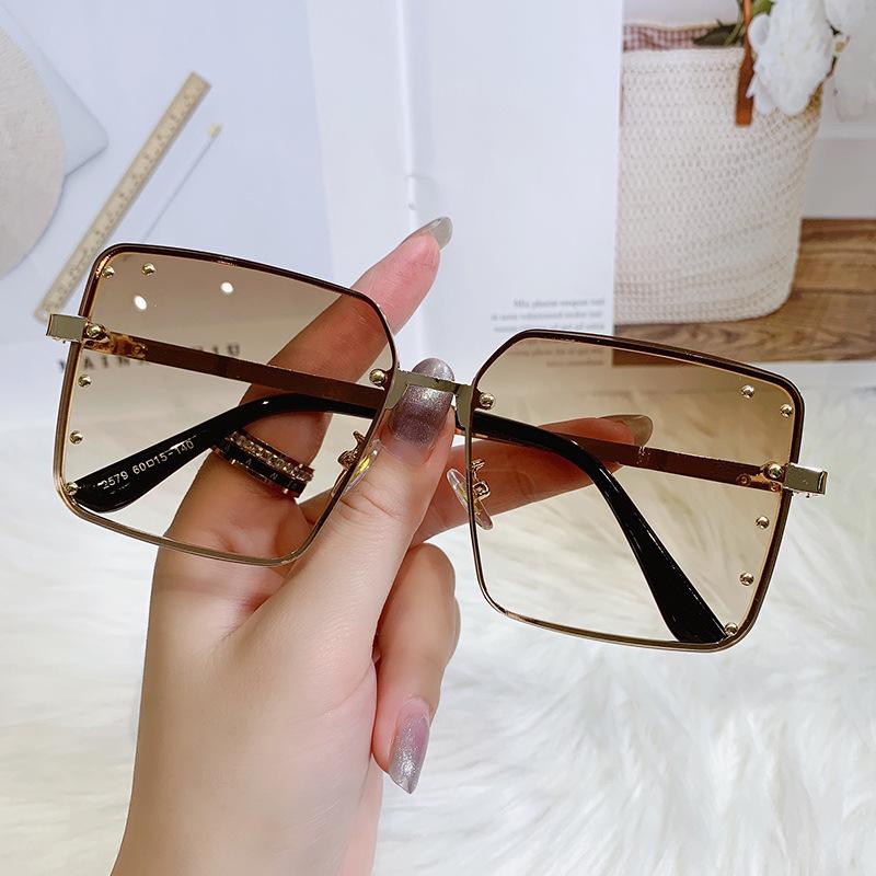 Gradient Cut-Edge Large Frame Women's Fashion Sunglasses - Slimming & Stylish Street Style