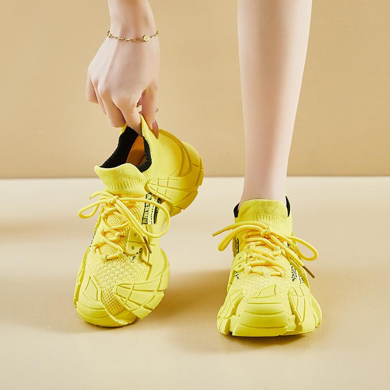 Ins fly-gewebte Schuhe Frühling neue Studenten Sportschuhe Fitness Laufen Freizeitschuhe erhöhen die Höhe