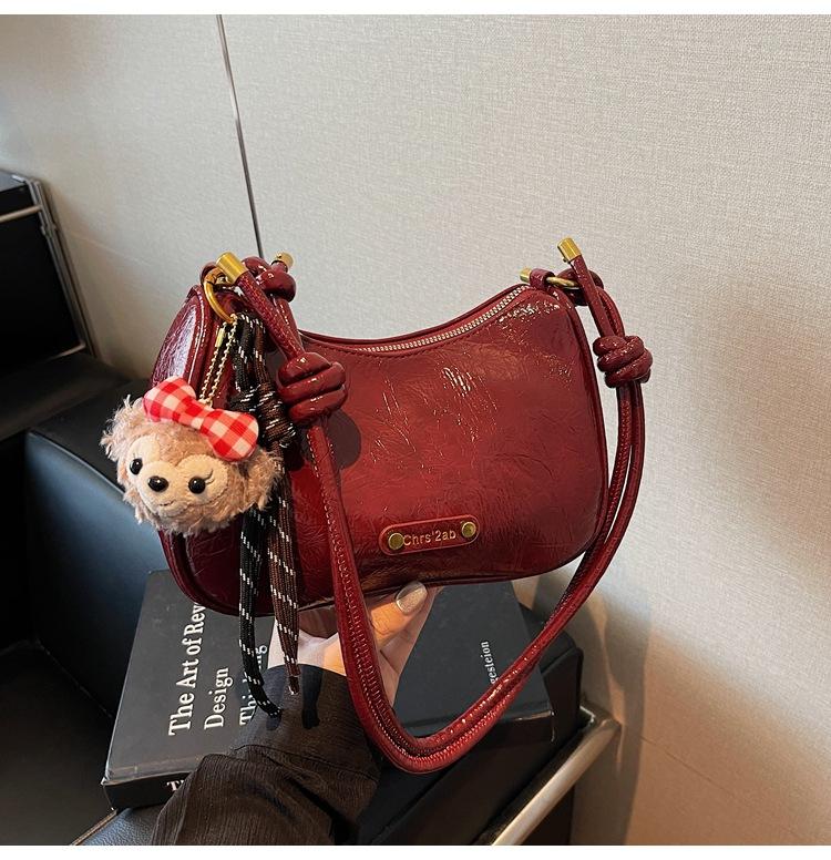 

Premium sense niche bag women s autumn and winter retro shoulder messenger bag dumpling bag бордовый