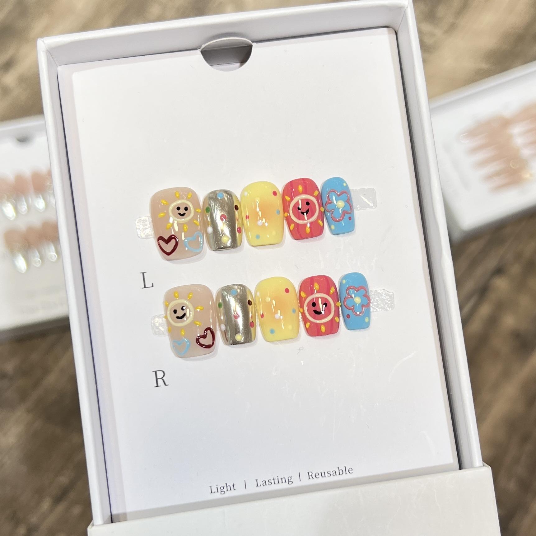 

Дофамин Милый Расписанный вручную Мультяшный Маникюр Короткий Носибельный Ноготь Чистая Ручная работа Large L