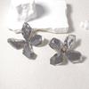 Exaggerated three-dimensional flower earrings for women, a light luxury and high-end metallic style, fashionable and individual earrings for women