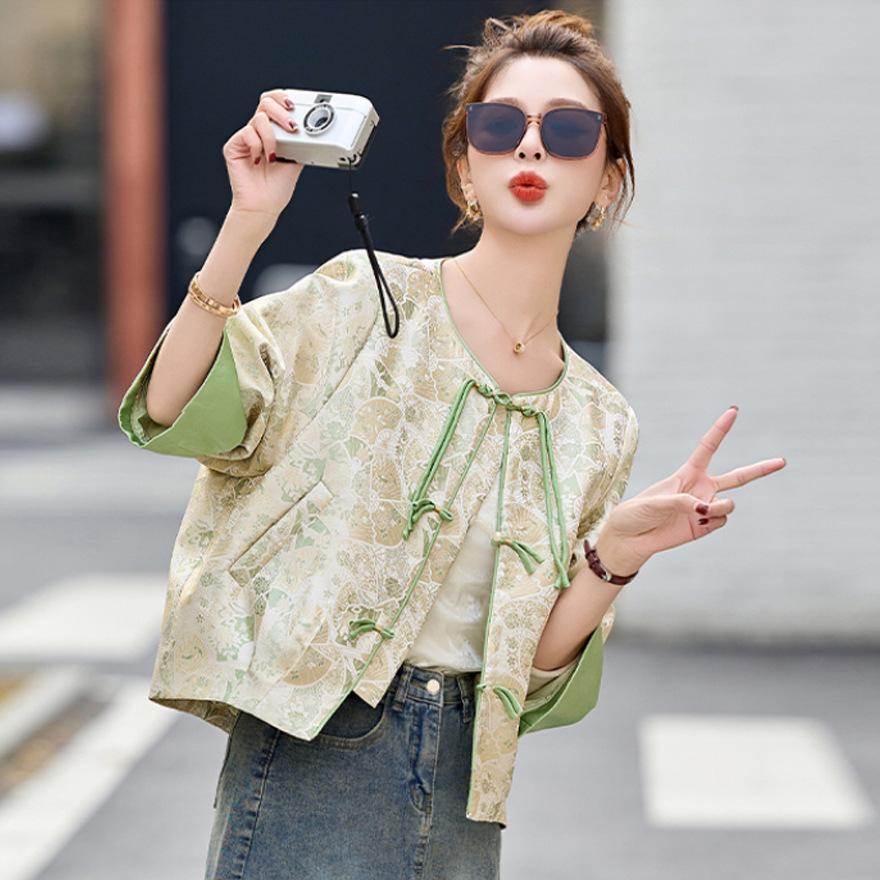 Jacquard-Knopf-Kurzjacke Damen Frühling und Herbst Neues Temperament Design-Sinn Leichter Luxus Zen-Oberteil