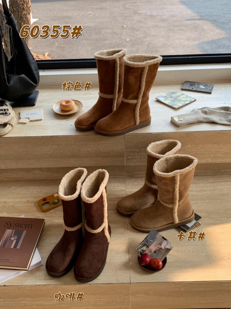 In the Winter of 25 Years, the New Thick-bottomed Velvet Warm Sheep Curly Velvet Fur Integrated Medium Tube Snow Boots Women