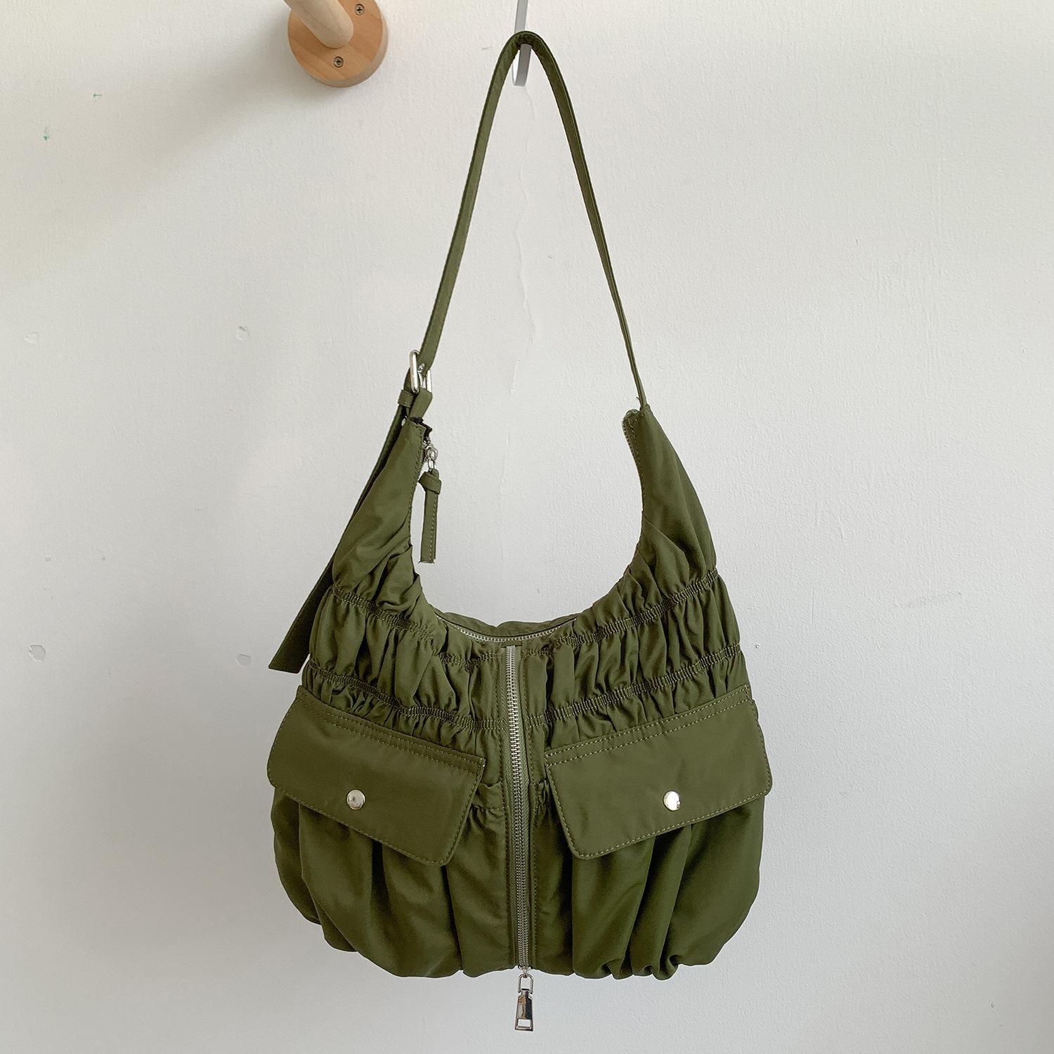 

New Korean Pleated Nylon Armpit Bag with Large Capacity, Women s Waterproof Commuting Shoulder Bag зелёный