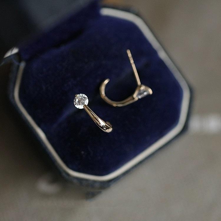 S925 Sterling Silver Simple Radian Single Rhinestone Ear Studs Women's Niche Design Light Luxury All-Match Earrings