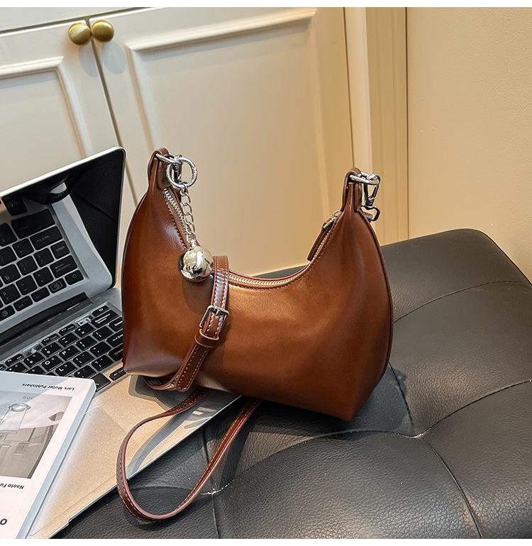 Retro small bag women's 2025 new high-end niche crescent bag fashionable and versatile one-shoulder crossbody underarm bag