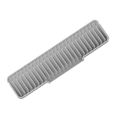 Schräges Spülbecken-Abtropfmatte Schmale Kante Spritzwassergeschützte Arbeitsplatten-Abtropfmatte Rutschfeste Silikon-Küchenspüle Teetassenhalter Küche