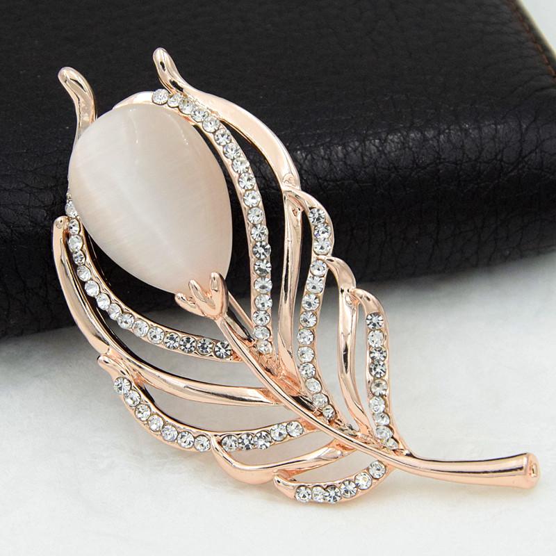 High-Quality Cat s Eye Brooch with Feather Corsage for Autumn/Winter Zhenyao Jewelry