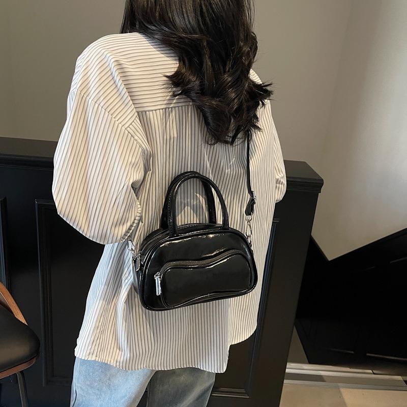 Small bag women's spring and summer versatile new fashion messenger bag high-end portable bowling bag