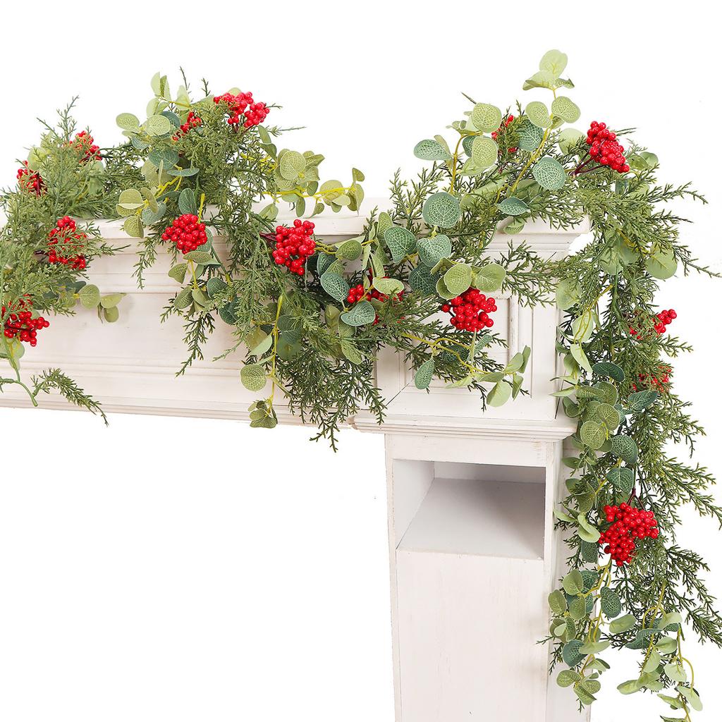 Festive Decoration with Simulated Green Plants, Pine Needles, Christmas Ornaments, Wreaths, Indoor Decoration with Simulated Rattan