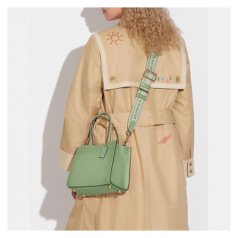 Coach Cashin Carry 22 Solid Color Leather Tote Bag Tote Bag Shopping Bag Portable Crossbody Bag Small Size Women's Bean Paste Green