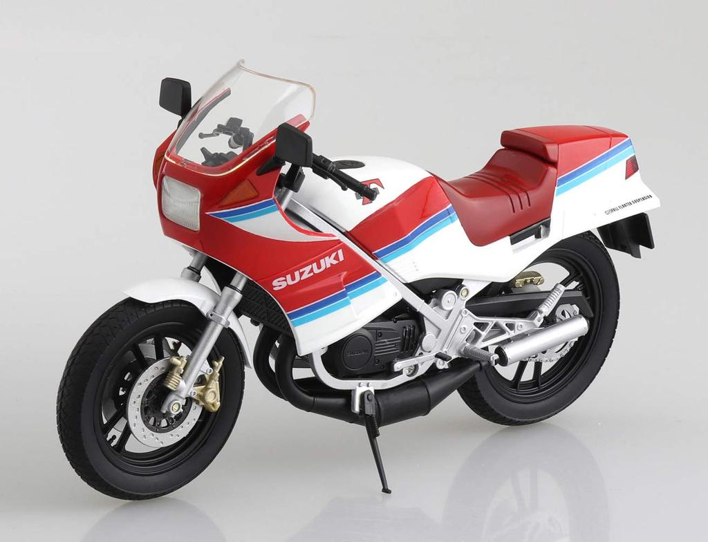 Skynet Finished Bike Suzuki Red x White 1/12 RG250