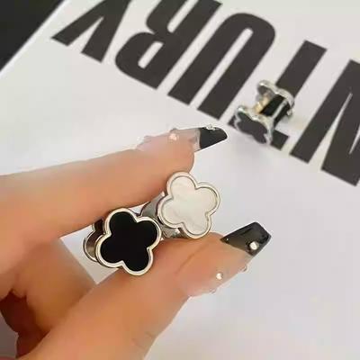 Forward And Reverse Two Wear Black And White Four-Leaf Clover Light Luxury Earrings Buckle Delicate Earrings New High-Level Women's Earrings