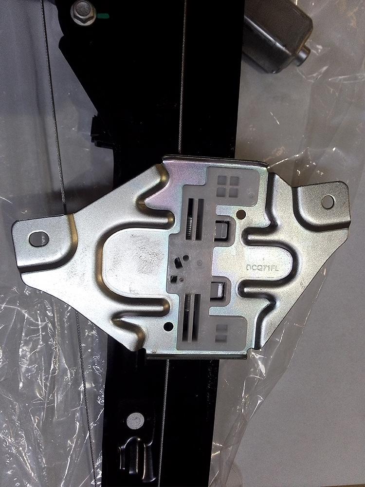 

SAIC Maxus G50 Front Side Door Window Regulator Assembly for Both Sides Right чёрный