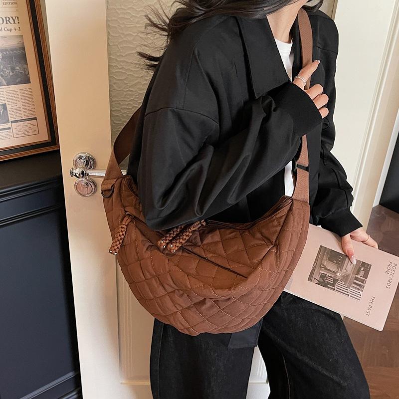 Winter Texture Fashion Tote Bag Casual Personality Shoulder Messenger Bag Niche Design Women's Bag