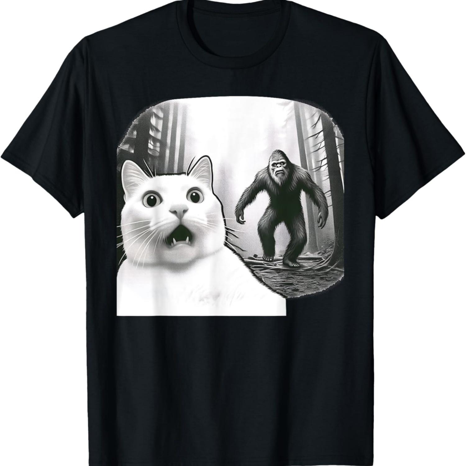 Funny Cat Selfie With Bigfoot Sasquatch Humor Cat Meme T-Shirt S чёрный
