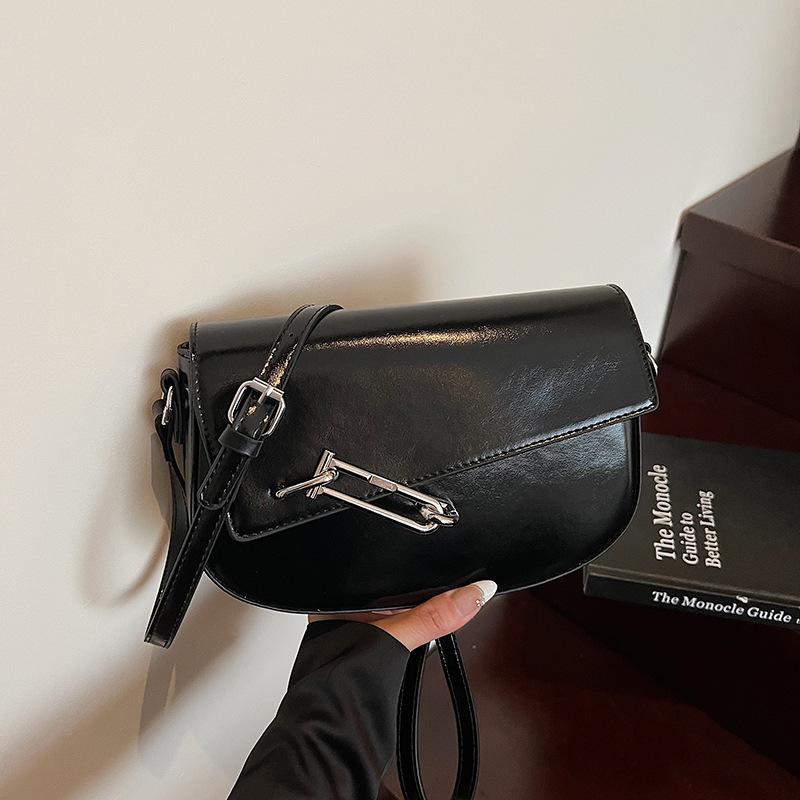 

Lock box bag Small square bag 2025 summer new niche design fashionable lock bag popular popular messenger armpit bag 24*6*16 чёрный