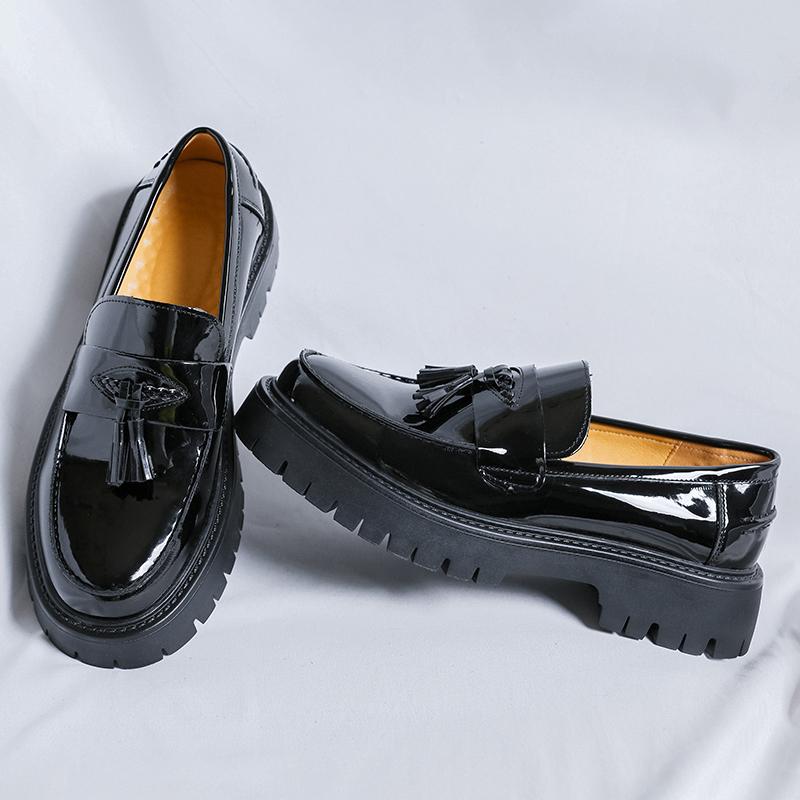 Street Style Men's Loafers Fashion Tassels Leather Slip On Shoes Outdoor Casual Formal Bussiness Footwear Leisure Walk Moccasins