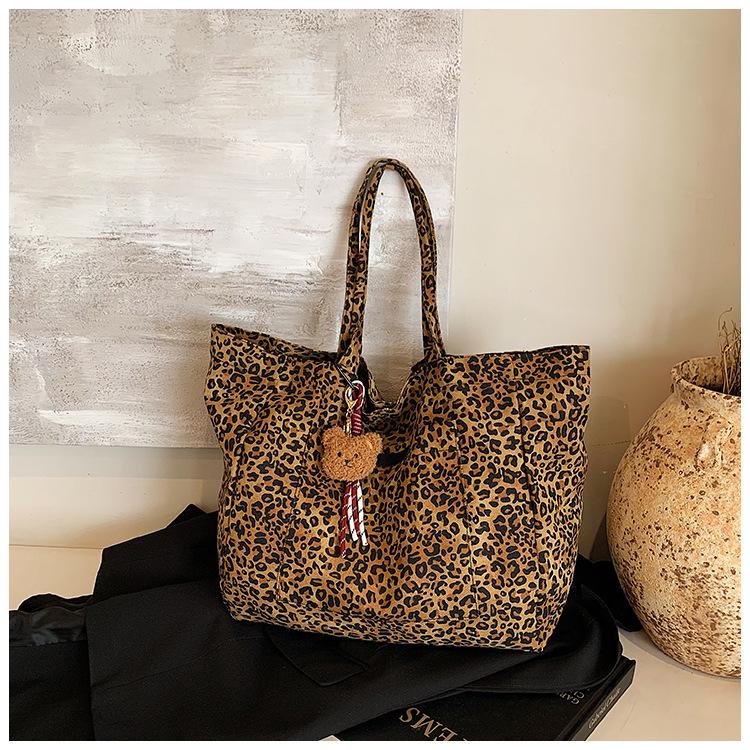 2024 Autumn/Winter Korean Retro Leopard Print Canvas Shoulder Bag - Large Capacity, Commuting Style for Women