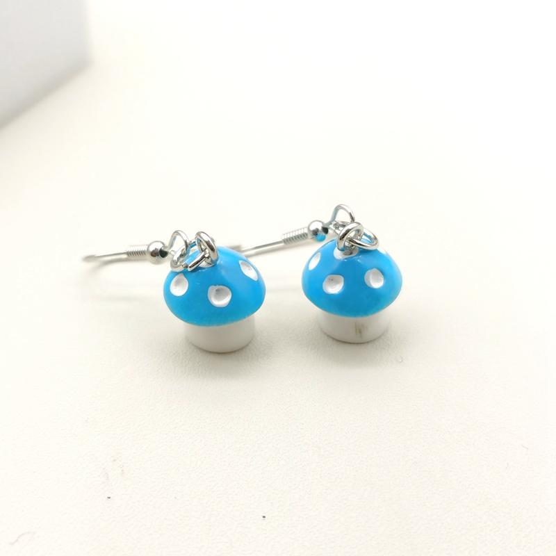 Small Mushroom Shaped Dangle Earrings Cartoons Cute 8 Colors Handmade Drop Earrings For Women Girls Jewelry Lovely Funny Gifts