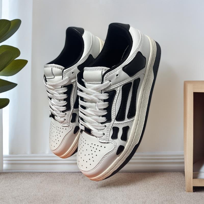 Retro Chic: 2025 Autumn/Winter Leather Low-Top Dirty  Shoes for  Couples