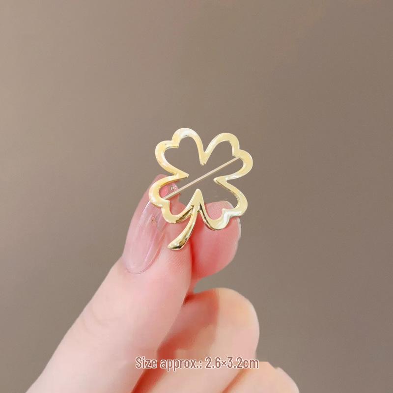 

Елегантна брошка-шпилька проти оголення для сорочок – Універсальний дизайн з бантом без шиття