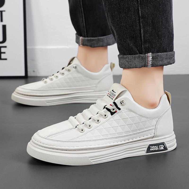 Herrenschuhe 2025 neu Frühling atmungsaktive Freizeitschuhe Herren Sportliche flache Schuhe vielseitige rutschfeste Trendschuhe kleine weiße Lederschuhe