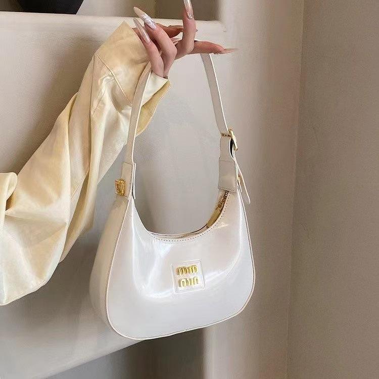 

Трендовая сумка-полумесяц женская 2025 новая высококачественная сумка-полумесяц подмышку модная лакированная французская сумка-мессенджер в иностранном стиле белый