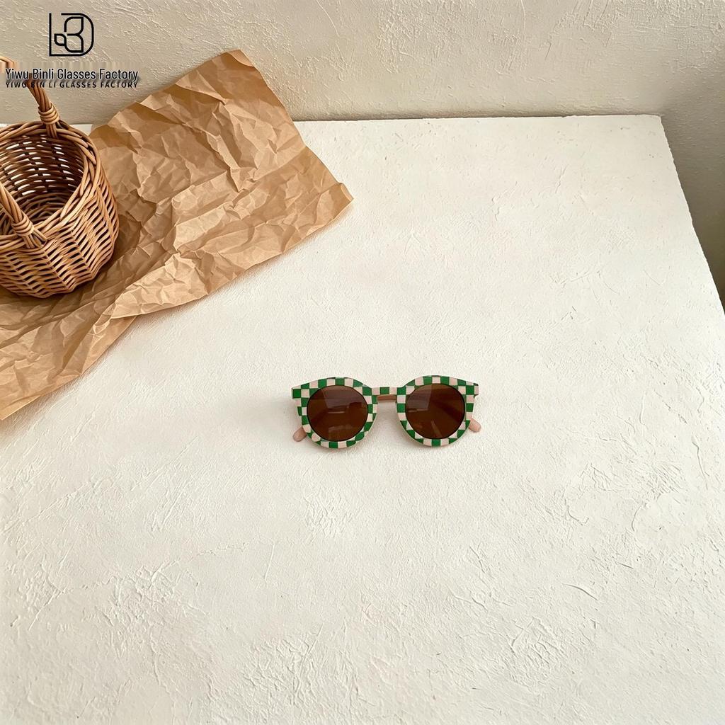 Personalized Retro Checkerboard Sunglasses for Kids - Fashionable UV Protection for Boys and Girls