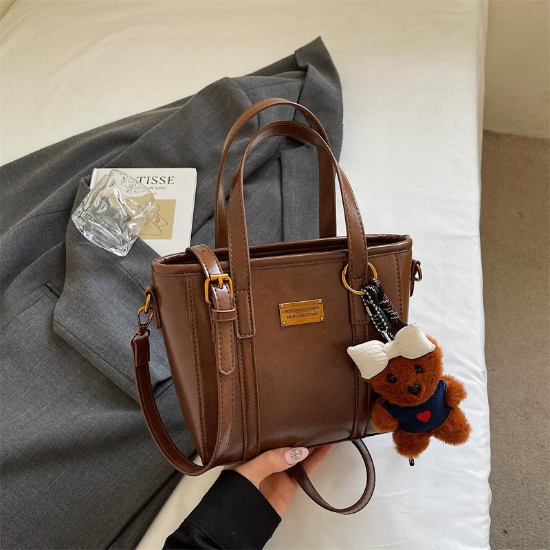 Fashion commuter large-capacity bag women's 2025 new high-value foreign fashion shoulder bag handbag women