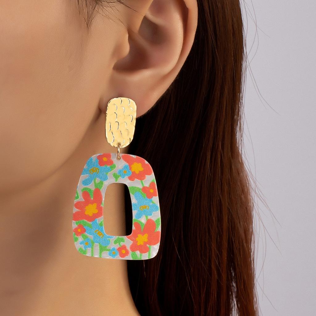 Acrylic fashion hollow simple geometric earrings oil painting small flower small clear fresh air creative design sense