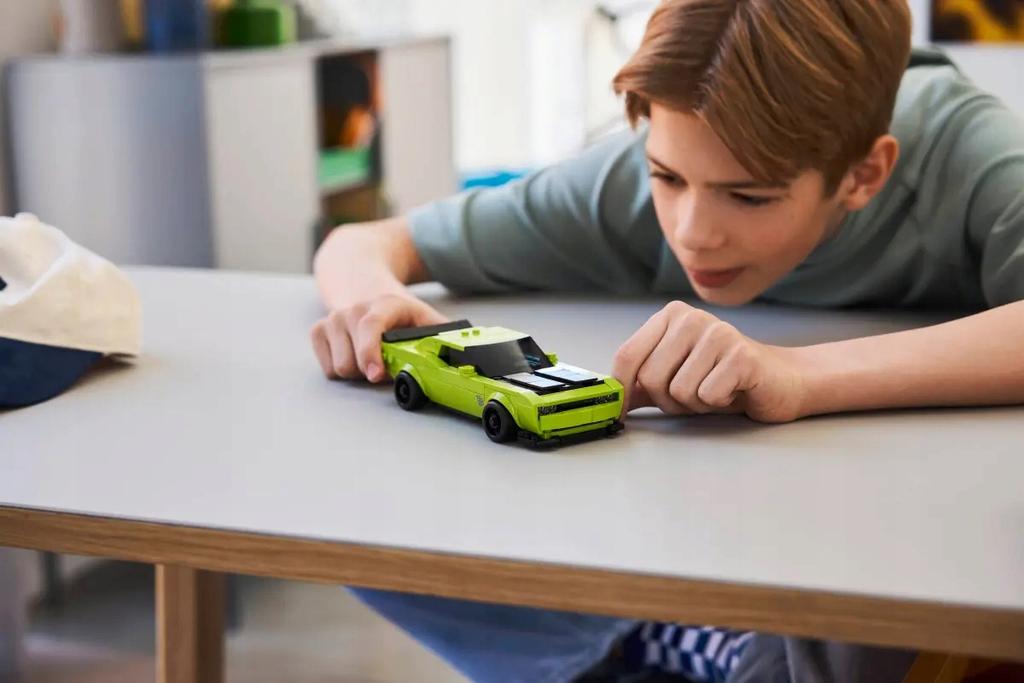 77237 - Lego Speed Champions - Dodge Challenger Srt Hellcat Sports Car