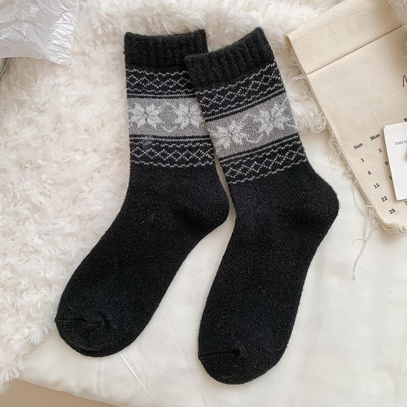 Socks Medium Tube Socks Season Fleece Thickened Warm Wool Socks Big Snowflake Retro Cashmere Stockings Women