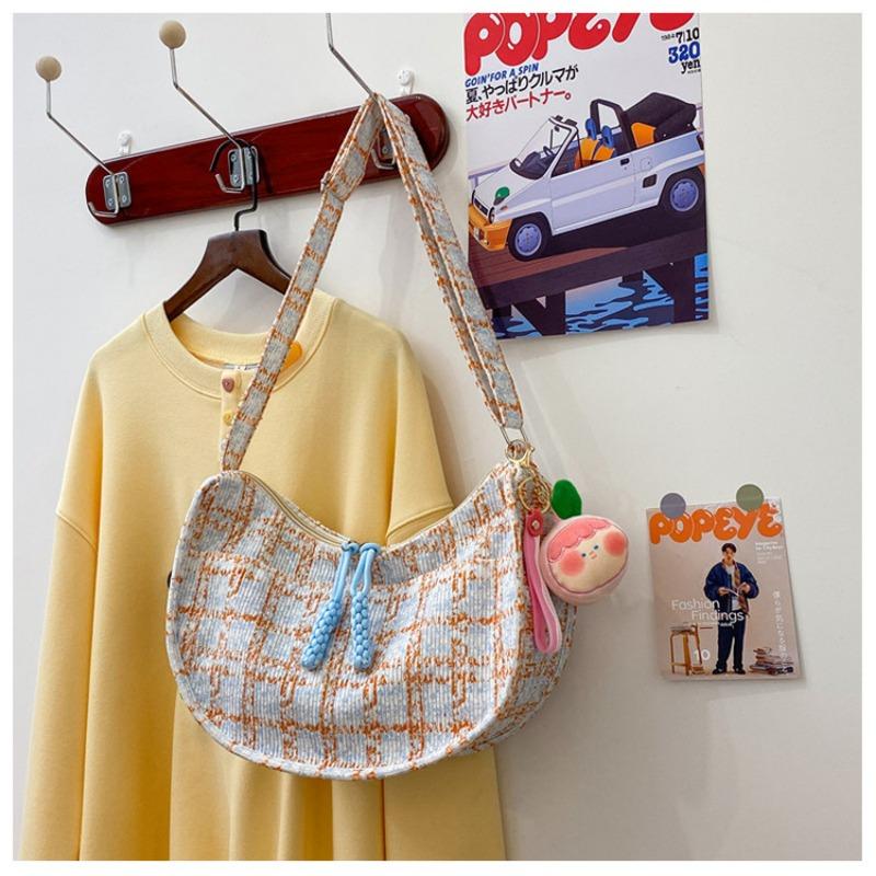 Autumn and Winter Mobile Phone Bag Large Capacity, Light and Casual Versatile Shoulder Bag Girl Cute Go Out Dumpling Bag Messenger Bag Woman