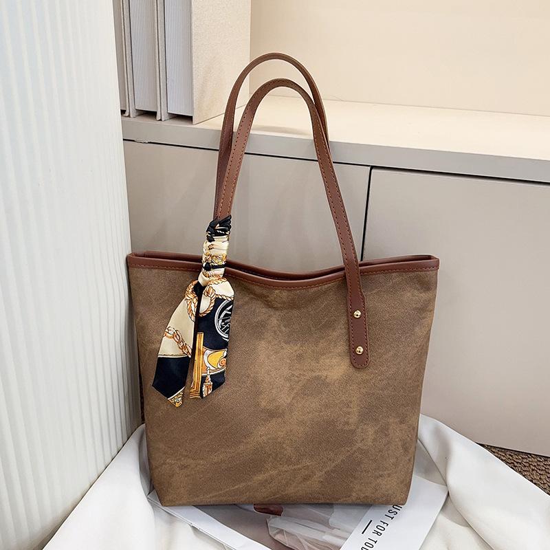 

New Handbag Comfortable and Versatile Texture Shoulder Bag Large Capacity Women Tote Bag Fashiable Casual Commuter Bag