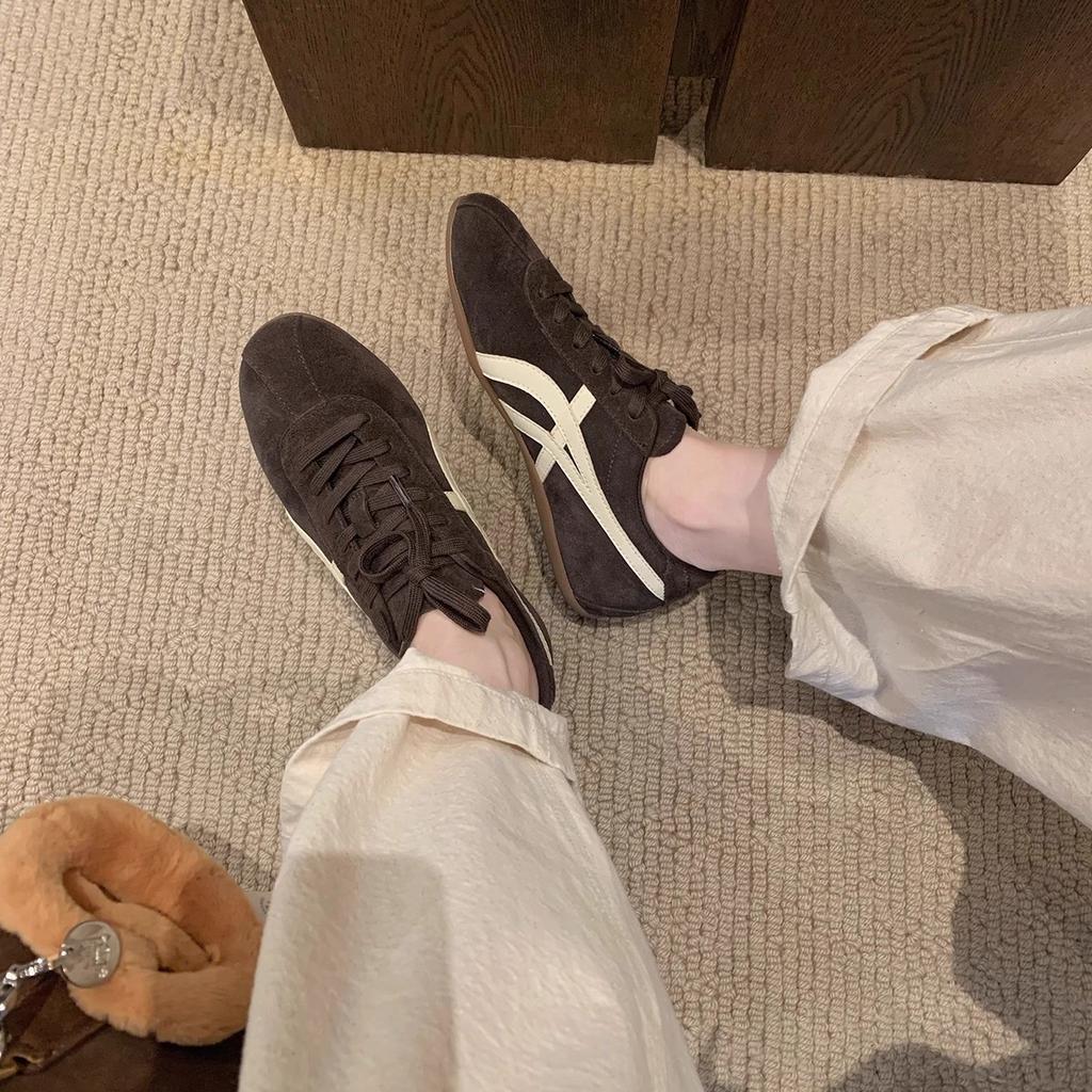 Fashionable contrasting color lace-up flat soft baseplate shoes casual Forrest Gump training shoes women's 2025 autumn and winter versatile sports sh