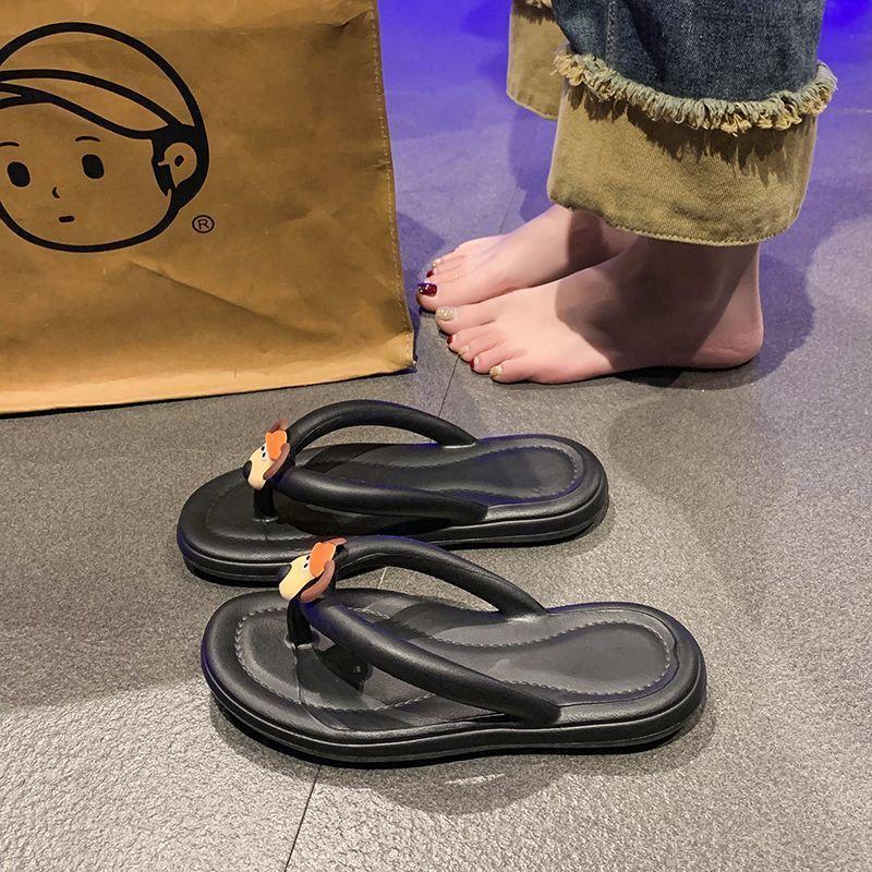 Flat bottom seaside beach non-slip pinch foot cool slippers women 2025 new cute puppy flip-flops women's summer wear