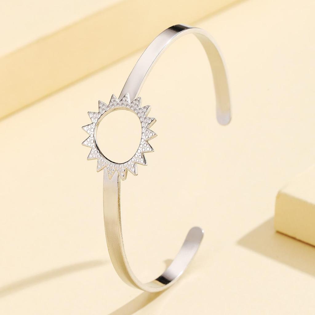 18K Gold Plated European Retro Sunflower Open Bangle Bracelet In Stainless Steel