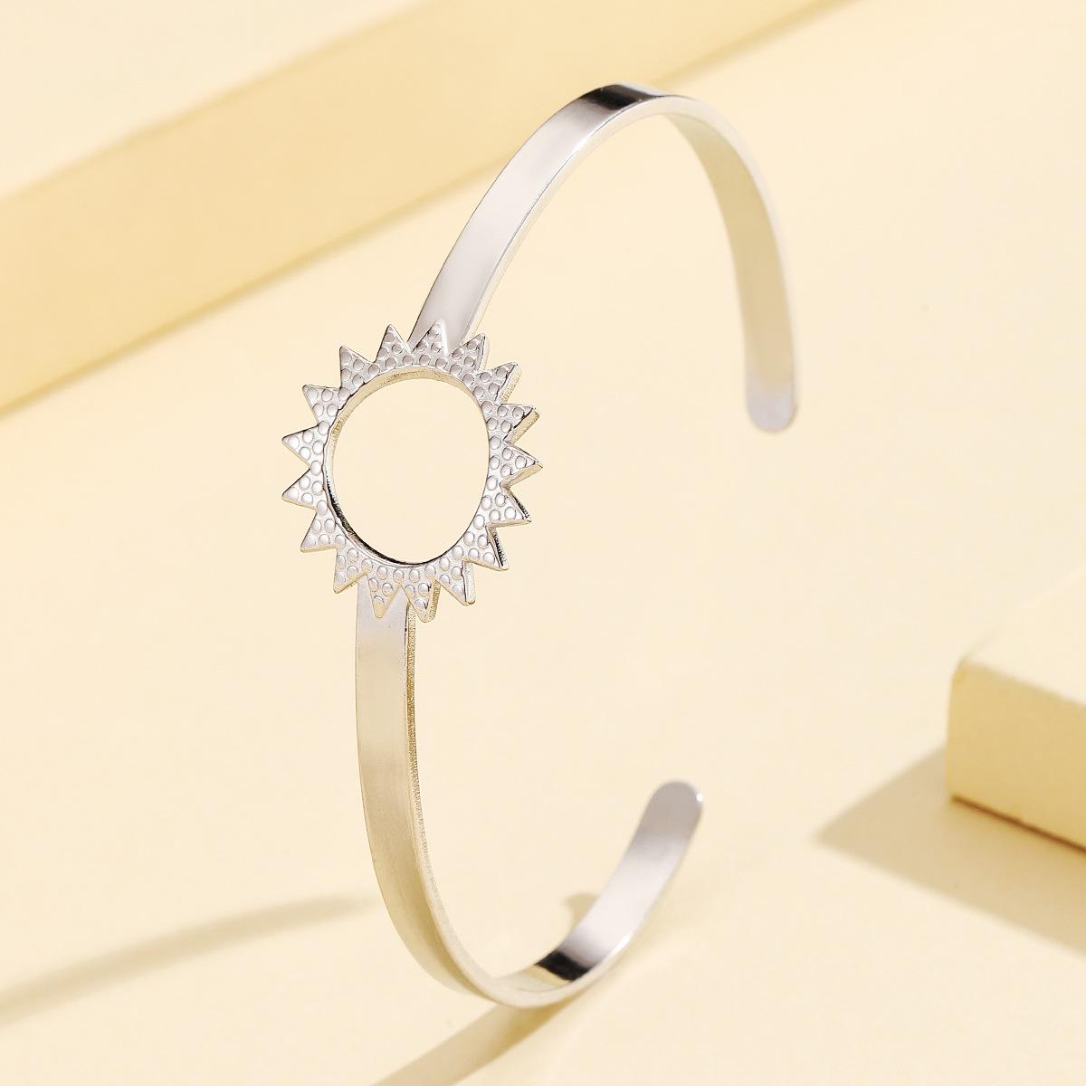 18K Gold Plated European Retro Sunflower Open Bangle Bracelet in Stainless Steel