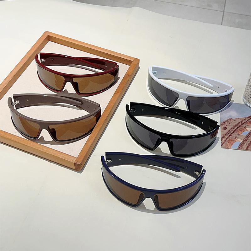 Wrapped Round Sports Sunglasses Men  Outdoor Cycling Protective Goggle Women Fashion Windproof Anti-UV Sun Glasses