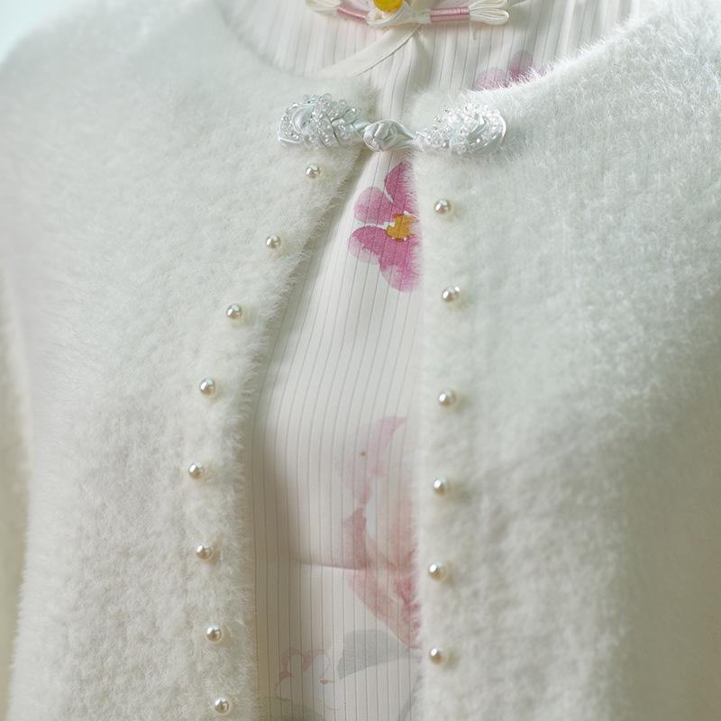 Elegant Cheongsam Shawl: Versatile Spring & Autumn Faux Mink Velvet Cape with Pearl Edging. Perfect for Daily Wear.