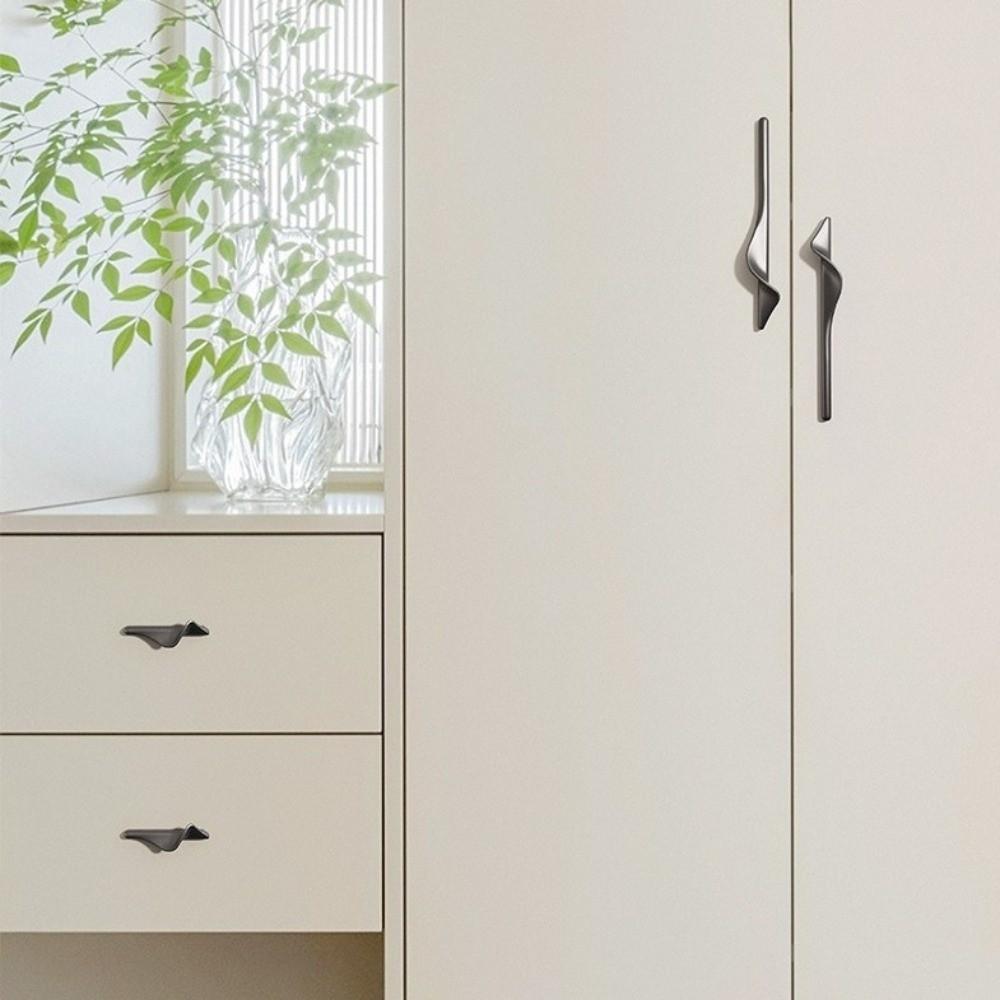 Zinc Alloy Wardrobe Door Handles Light Gold Dresser Drawer Knobs Furniture Handles  for Wardrobe