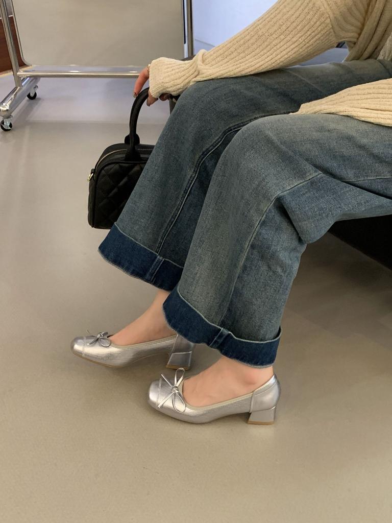 Soft and Thick-heeled Women's Shoes 2025 Autumn New Products, Dongdaemun, South Korea, Personalized Embossed Square Head, Shallow Mouth Commuting