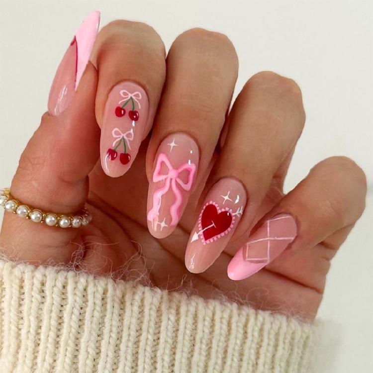 

Накладные ногти, короткие миндалевидные ногти, французский маникюр, полное покрытие акриловыми ногтями, дизайн ко Дню святого Валентина, накладные ногти для женщин и девушек. 1