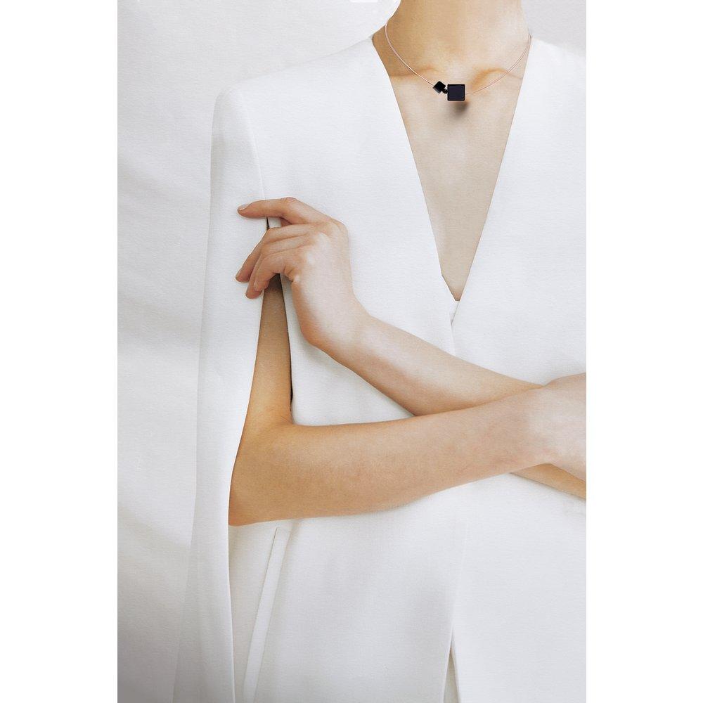 [Hazina] 12Mm Square Onyx Singular Necklace