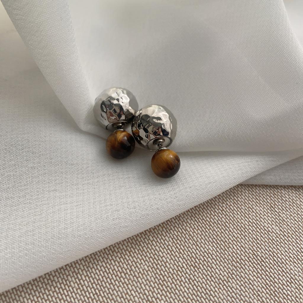 Minimalist High-End French Geometric Round Beating Metal Texture Stud Earrings Retro Temperament Light Luxury Gentle Earrings