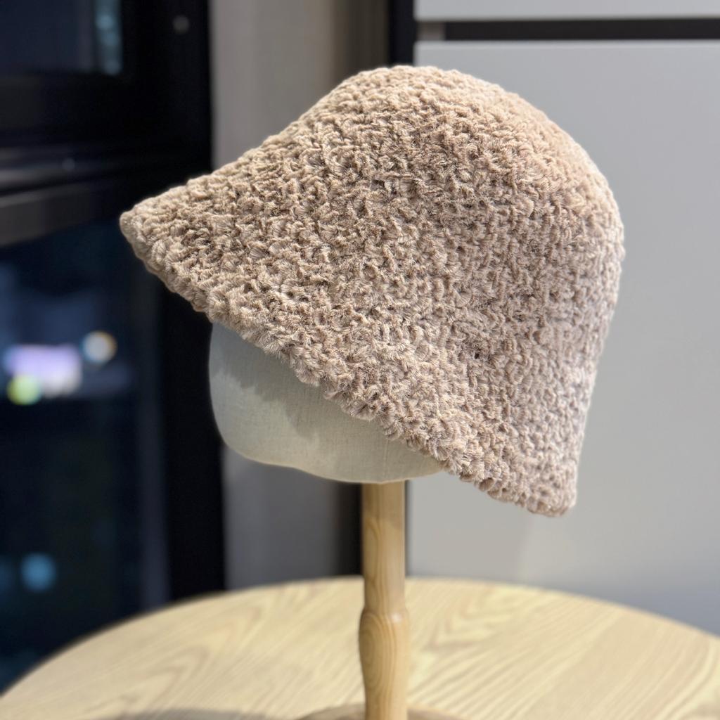 New Fisherman Hat Women's Autumn and Winter Solid Color Versatile Warm Plush Basin Hat Niche Design Plain Face Covering Bucket Hat
